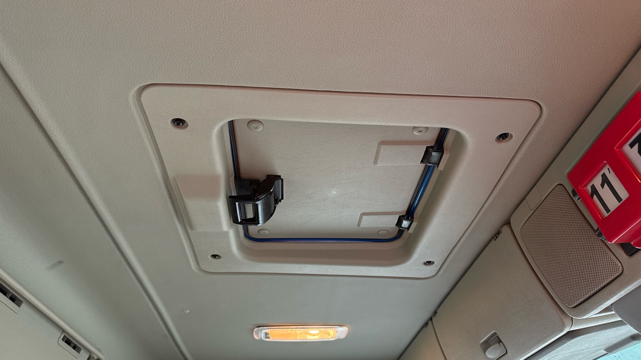 Camión volquete VOLVO FMX 420: foto 17