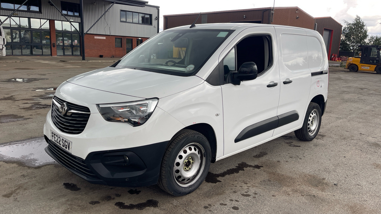 Vauxhall Combo Cargo 2300 1.5 TURBO D 100PS - Furgoneta pequeña: foto 2 Vauxhall Combo Cargo 2300 1.5 TURBO D 100PS - Furgoneta pequeña: foto 2