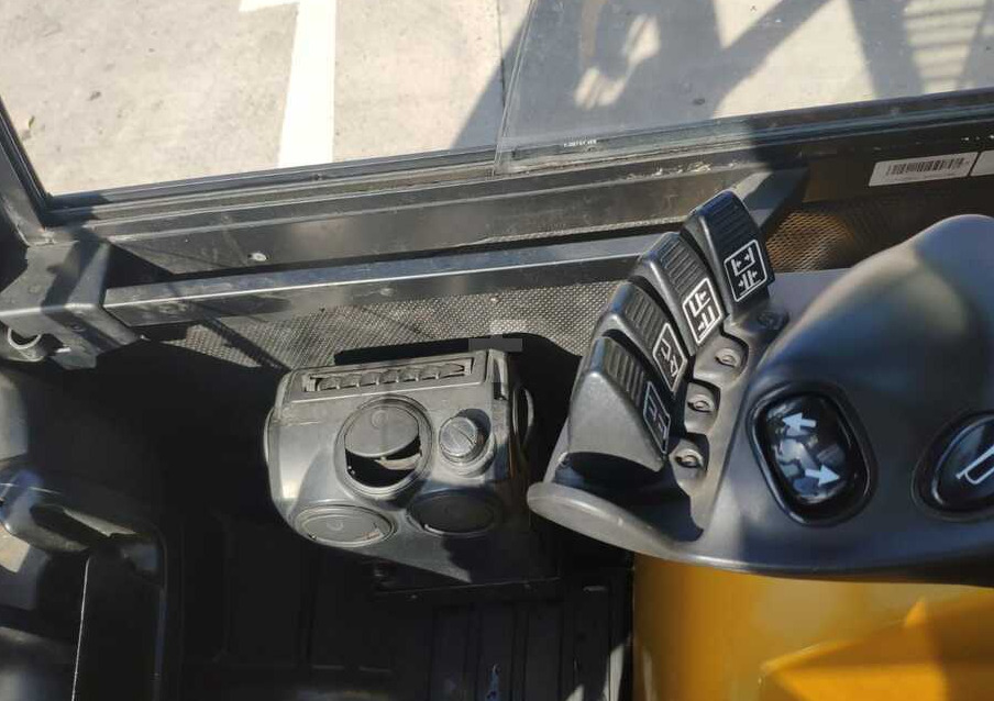 Carretilla elevadora de gas Yale GLP30VX: foto 6