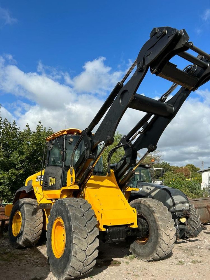 Fadroma JCB 437 ladowarka - Cargadora de ruedas telescópica: foto 1 Fadroma JCB 437 ladowarka - Cargadora de ruedas telescópica: foto 1