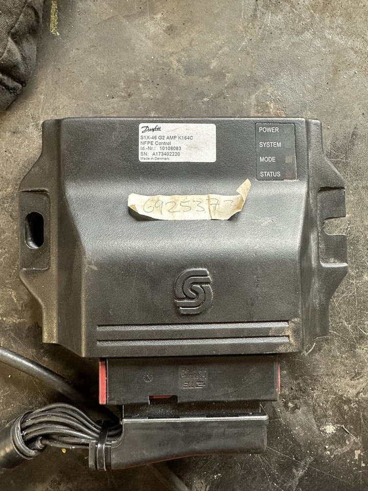 Moduł Danfoss Sauer sterownik S1X-46 G2 AMP K164C - Recambio para Maquinaria agrícola: foto 1 Moduł Danfoss Sauer sterownik S1X-46 G2 AMP K164C - Recambio para Maquinaria agrícola: foto 1