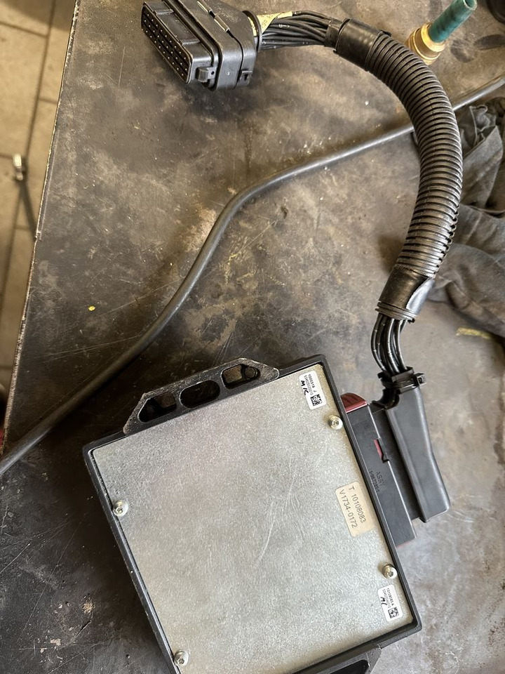 Moduł Danfoss Sauer sterownik S1X-46 G2 AMP K164C - Recambio para Maquinaria agrícola: foto 3 Moduł Danfoss Sauer sterownik S1X-46 G2 AMP K164C - Recambio para Maquinaria agrícola: foto 3