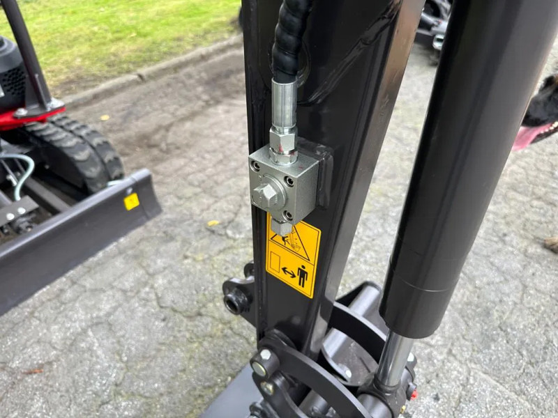 Rhino Rhinoceros XN12-9 - Miniexcavadora: foto 5 Rhino Rhinoceros XN12-9 - Miniexcavadora: foto 5