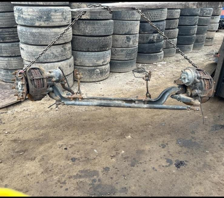 IVECO 7,5t 2003 Achse Vorderachse - Eje delantero para Camión: foto 1 IVECO 7,5t 2003 Achse Vorderachse - Eje delantero para Camión: foto 1