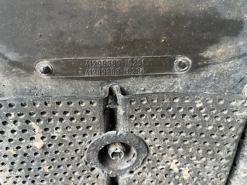 IVECO Stralis 450 Kotflügel vorne links 41299389 / 41299388 - Guardabarros para Camión: foto 2 IVECO Stralis 450 Kotflügel vorne links 41299389 / 41299388 - Guardabarros para Camión: foto 2