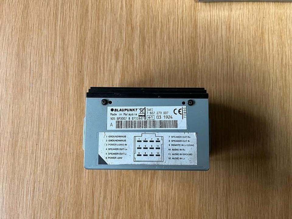 MAN BLAUPUNKT Audio Verstärker 7 607 273 007 - Unidad de control para Camión: foto 2 MAN BLAUPUNKT Audio Verstärker 7 607 273 007 - Unidad de control para Camión: foto 2