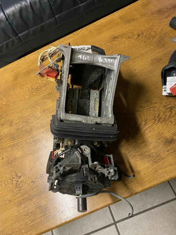 MAN TGL Lenksäule Lenkung mit Zündschloss & Schlüssel - Columna de dirección para Camión: foto 1 MAN TGL Lenksäule Lenkung mit Zündschloss & Schlüssel - Columna de dirección para Camión: foto 1