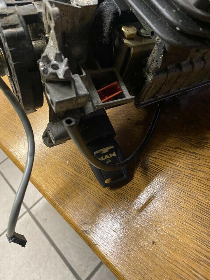 MAN TGL Lenksäule Lenkung mit Zündschloss & Schlüssel - Columna de dirección para Camión: foto 3 MAN TGL Lenksäule Lenkung mit Zündschloss & Schlüssel - Columna de dirección para Camión: foto 3