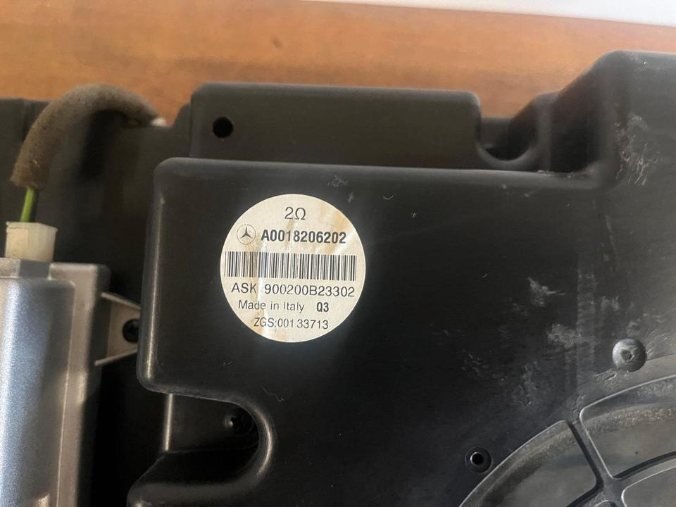 Mercedes Actros MP4 Subwoofer Soundsystem Bass A0018206202 - Salpicadero para Camión: foto 3 Mercedes Actros MP4 Subwoofer Soundsystem Bass A0018206202 - Salpicadero para Camión: foto 3