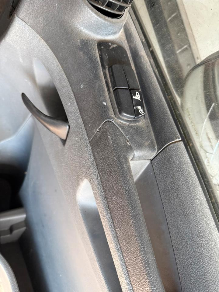 Mercedes Atego Beifahrertür weiß Spiegel Innenverkleidung - Puerta y piezas para Camión: foto 3 Mercedes Atego Beifahrertür weiß Spiegel Innenverkleidung - Puerta y piezas para Camión: foto 3