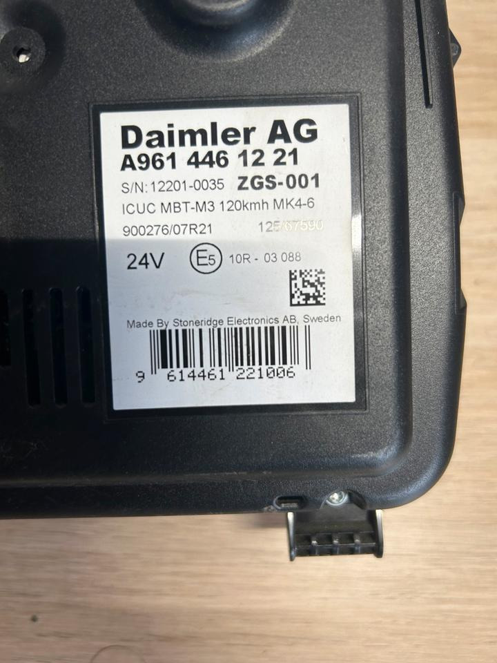 Mercedes Benz Actros MP4 Kombiinstrument/ Tacho A9614461221 - Salpicadero para Camión: foto 4 Mercedes Benz Actros MP4 Kombiinstrument/ Tacho A9614461221 - Salpicadero para Camión: foto 4