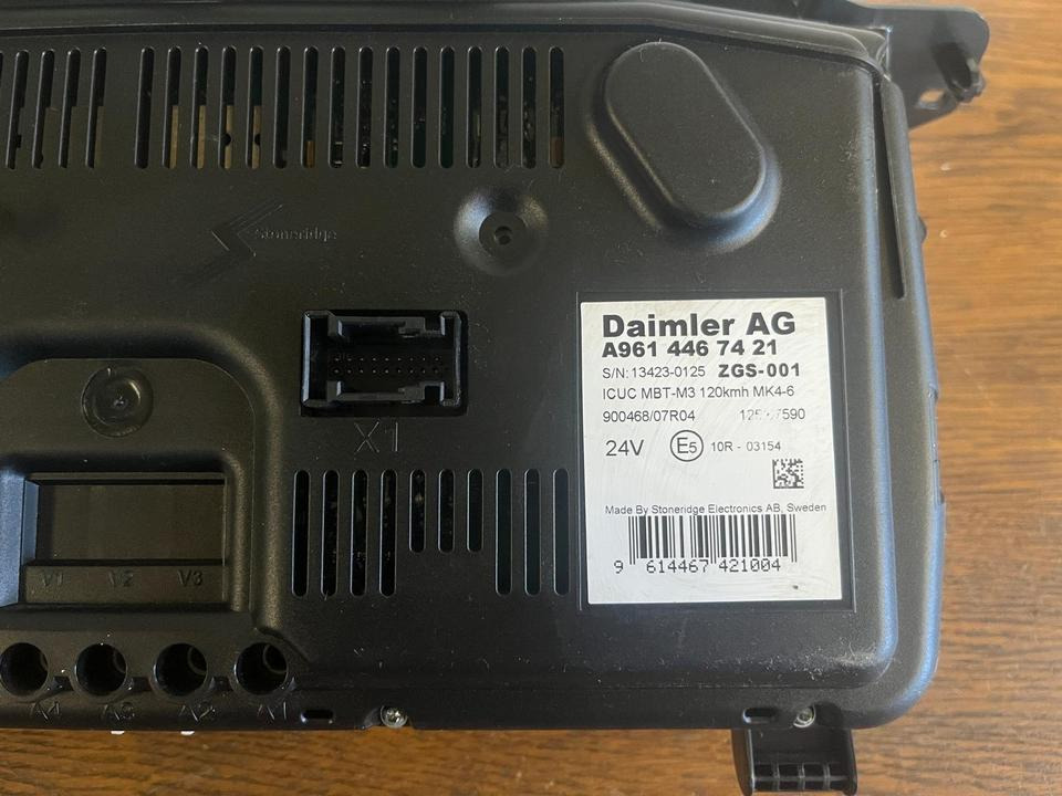 Mercedes Benz Actros MP4 Kombiinstrument / Tacho A9614467421 - Salpicadero para Camión: foto 4 Mercedes Benz Actros MP4 Kombiinstrument / Tacho A9614467421 - Salpicadero para Camión: foto 4