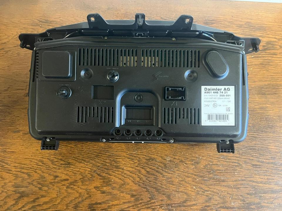 Mercedes Benz Actros MP4 Kombiinstrument / Tacho A9614467421 - Salpicadero para Camión: foto 3 Mercedes Benz Actros MP4 Kombiinstrument / Tacho A9614467421 - Salpicadero para Camión: foto 3