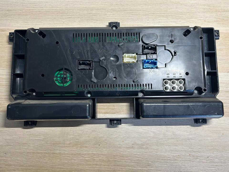 Mercedes Benz Econic Kombiinstrument / Tacho A0044469121 - Salpicadero para Camión: foto 4 Mercedes Benz Econic Kombiinstrument / Tacho A0044469121 - Salpicadero para Camión: foto 4