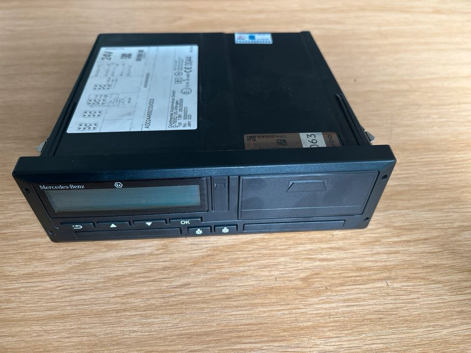 Mercedes-Benz Tachograph A0024469233 - Tacógrafo para Camión: foto 1 Mercedes-Benz Tachograph A0024469233 - Tacógrafo para Camión: foto 1