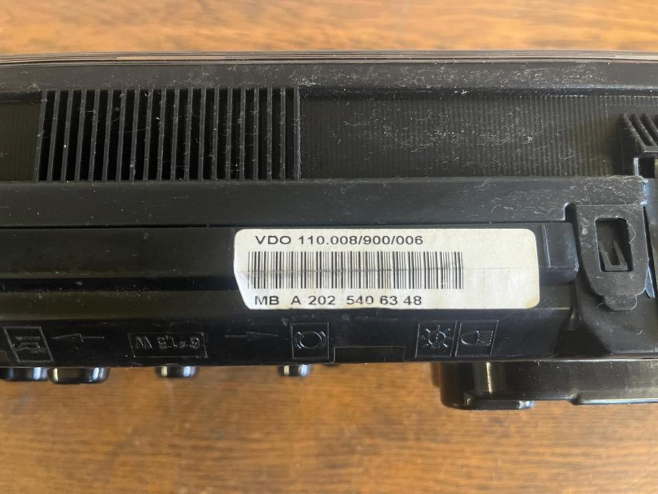 Mercedes-Benz W202 Tacho / Kombiinstrument A2025406348 - Salpicadero para Camión: foto 4 Mercedes-Benz W202 Tacho / Kombiinstrument A2025406348 - Salpicadero para Camión: foto 4