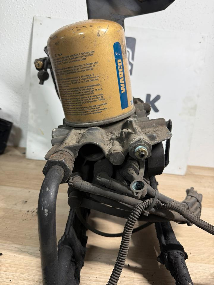 Mercedes KNORR-BREMSE Lufttrockner A0014460464 K078213 - Accesorio de freno para Camión: foto 5 Mercedes KNORR-BREMSE Lufttrockner A0014460464 K078213 - Accesorio de freno para Camión: foto 5