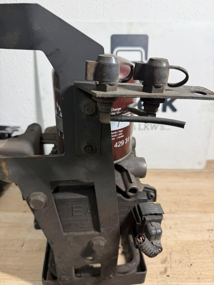 Mercedes KNORR-BREMSE LufttrocknerA0014465564 K138265 - Accesorio de freno para Camión: foto 5 Mercedes KNORR-BREMSE LufttrocknerA0014465564 K138265 - Accesorio de freno para Camión: foto 5