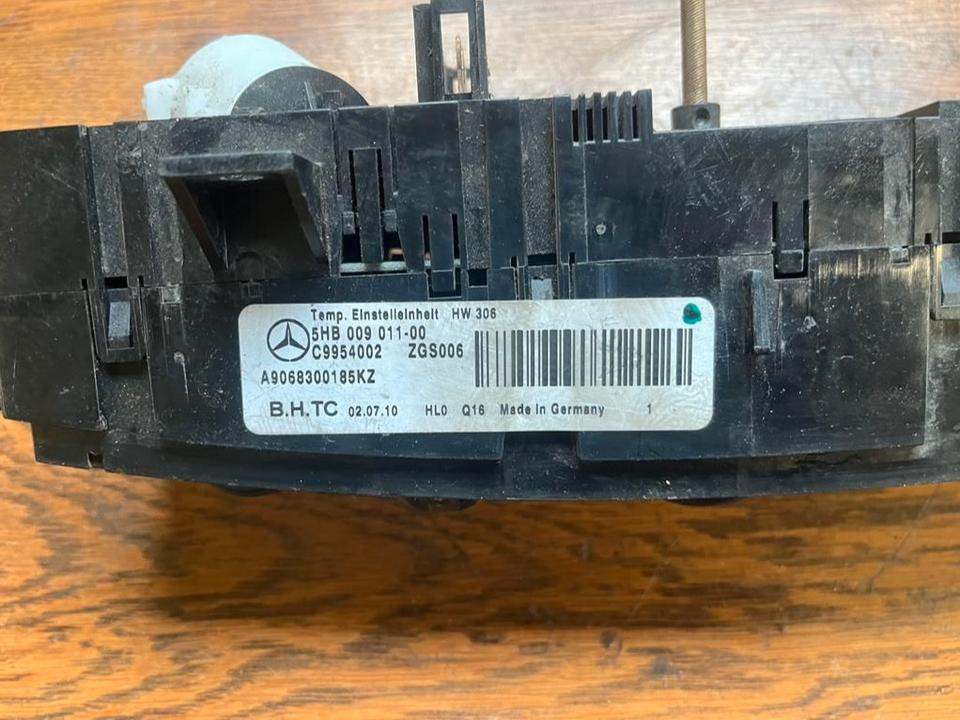 Mercedes Sprinter Klimabedienteil Klima Heizung A9068300185 - Calefacción/ Ventilación para Camión: foto 2 Mercedes Sprinter Klimabedienteil Klima Heizung A9068300185 - Calefacción/ Ventilación para Camión: foto 2