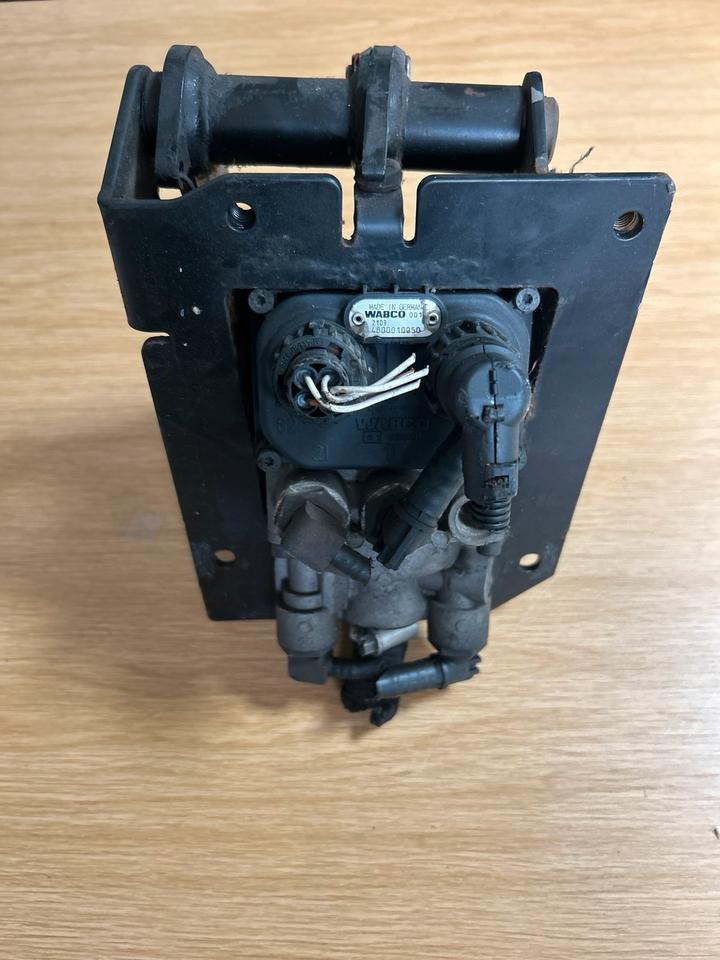 Wabco Bremssteuerventil 4800010050 - Válvula de freno para Camión: foto 1 Wabco Bremssteuerventil 4800010050 - Válvula de freno para Camión: foto 1