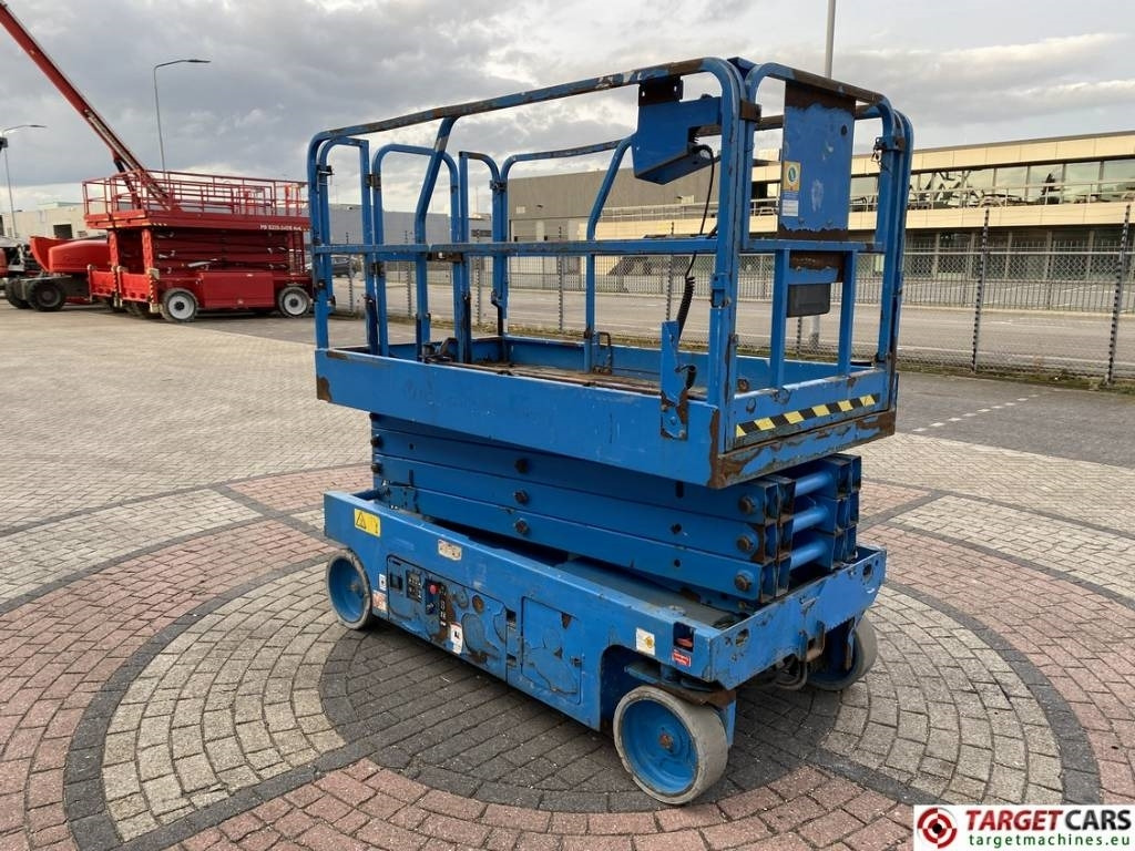 Genie GS-2646 Electric 2646 Scissor Work Lift 992cm - Plataforma de tijeras: foto 2 Genie GS-2646 Electric 2646 Scissor Work Lift 992cm - Plataforma de tijeras: foto 2
