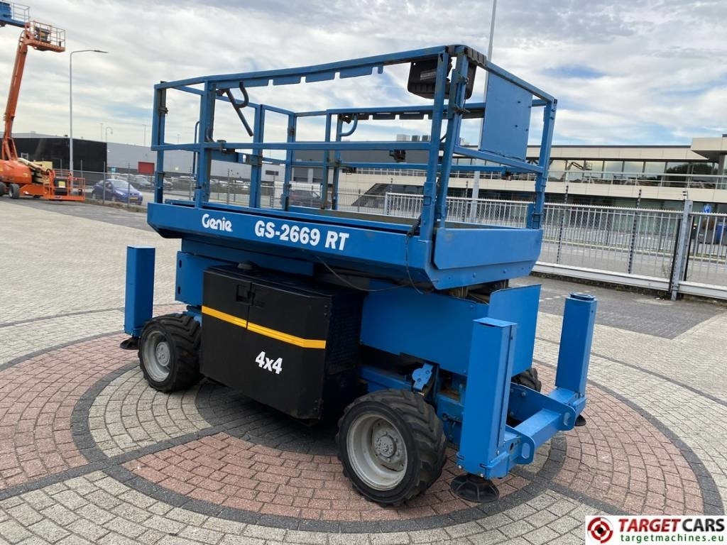 Genie GS-2669RT Diesel 4x4 Scissor Work Lift 1000cm - Plataforma de tijeras: foto 2 Genie GS-2669RT Diesel 4x4 Scissor Work Lift 1000cm - Plataforma de tijeras: foto 2