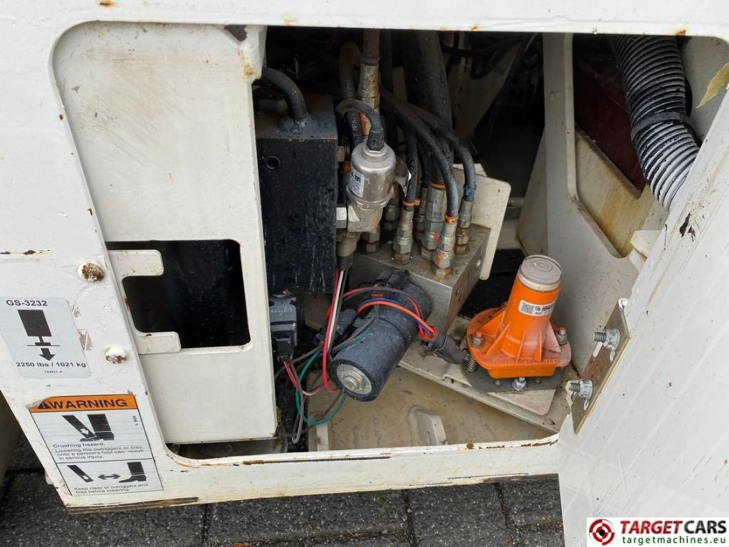 Plataforma de tijeras Genie GS-3232 Electric Scissor Work Lift 1175cm: foto 16