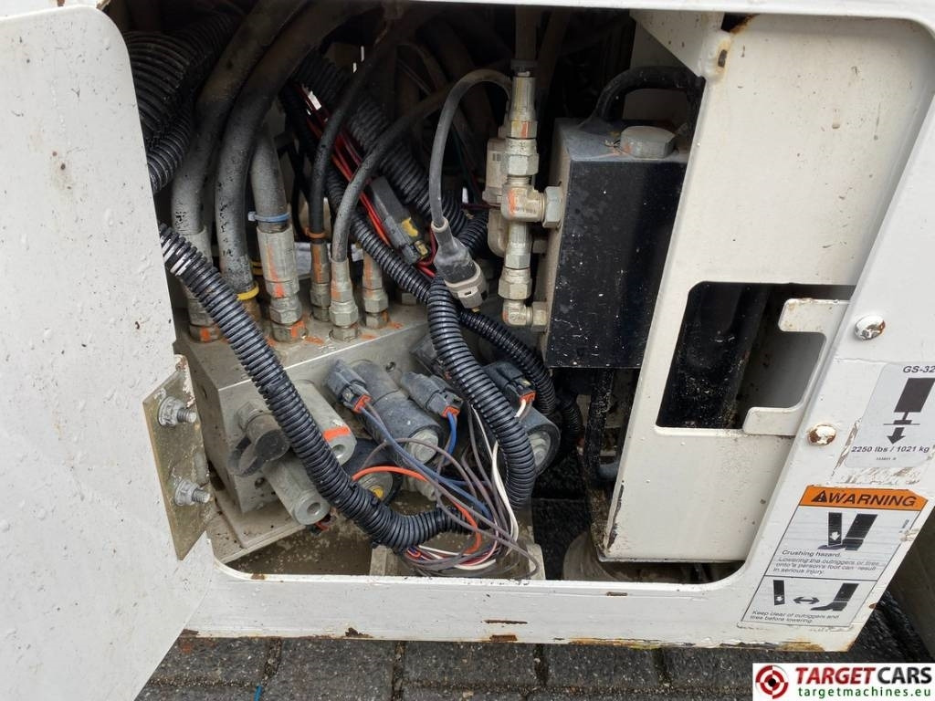 Plataforma de tijeras Genie GS-3232 Electric Scissor Work Lift 1175cm: foto 17