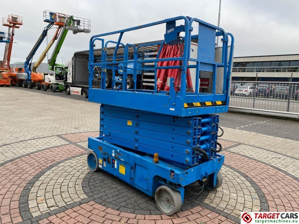 Genie GS-4047 Electric Scissor Work Lift 1389cm - Plataforma de tijeras: foto 2 Genie GS-4047 Electric Scissor Work Lift 1389cm - Plataforma de tijeras: foto 2