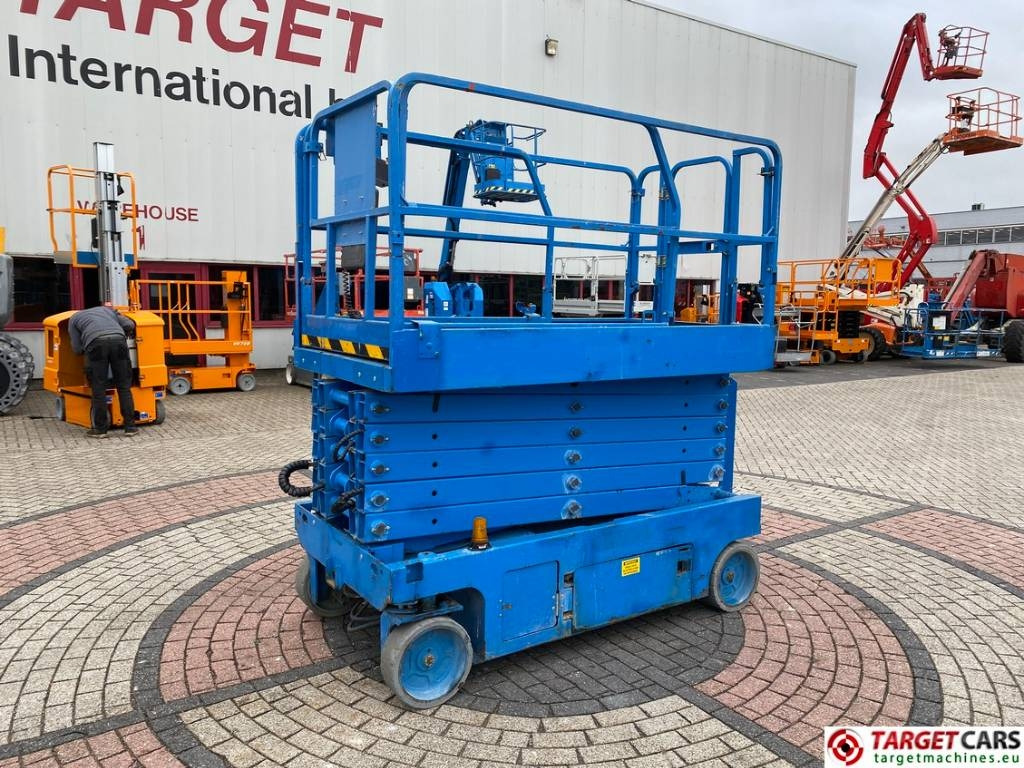Genie GS-4047 Electric Scissor Work Lift 1389cm - Plataforma de tijeras: foto 1 Genie GS-4047 Electric Scissor Work Lift 1389cm - Plataforma de tijeras: foto 1