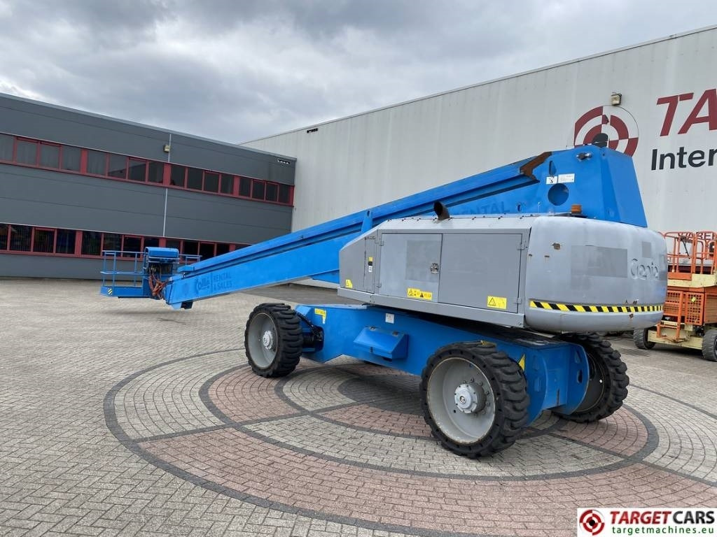 Genie S-100HD Articulated 4x4x4 Diesel Boom Lift 3248cm - Plataforma telescopica: foto 4 Genie S-100HD Articulated 4x4x4 Diesel Boom Lift 3248cm - Plataforma telescopica: foto 4