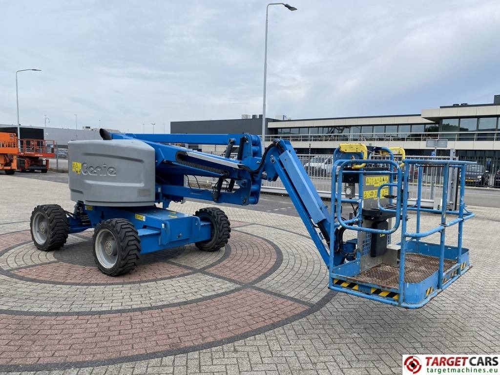 Genie Z-45/25J Diesel 4x4 Articulated Boom Lift 1605cm - Plataforma articulada: foto 2 Genie Z-45/25J Diesel 4x4 Articulated Boom Lift 1605cm - Plataforma articulada: foto 2
