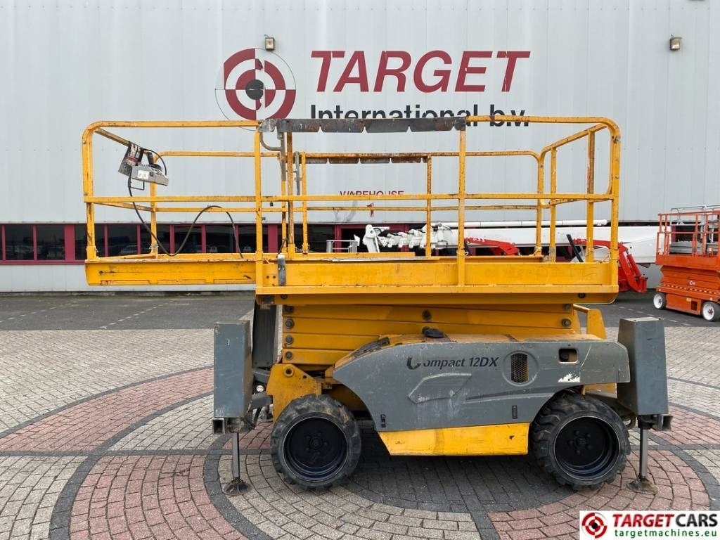 Haulotte Compact 12DX Diesel 4x4 Scissor Work Lift 1206cm - Plataforma de tijeras: foto 5 Haulotte Compact 12DX Diesel 4x4 Scissor Work Lift 1206cm - Plataforma de tijeras: foto 5