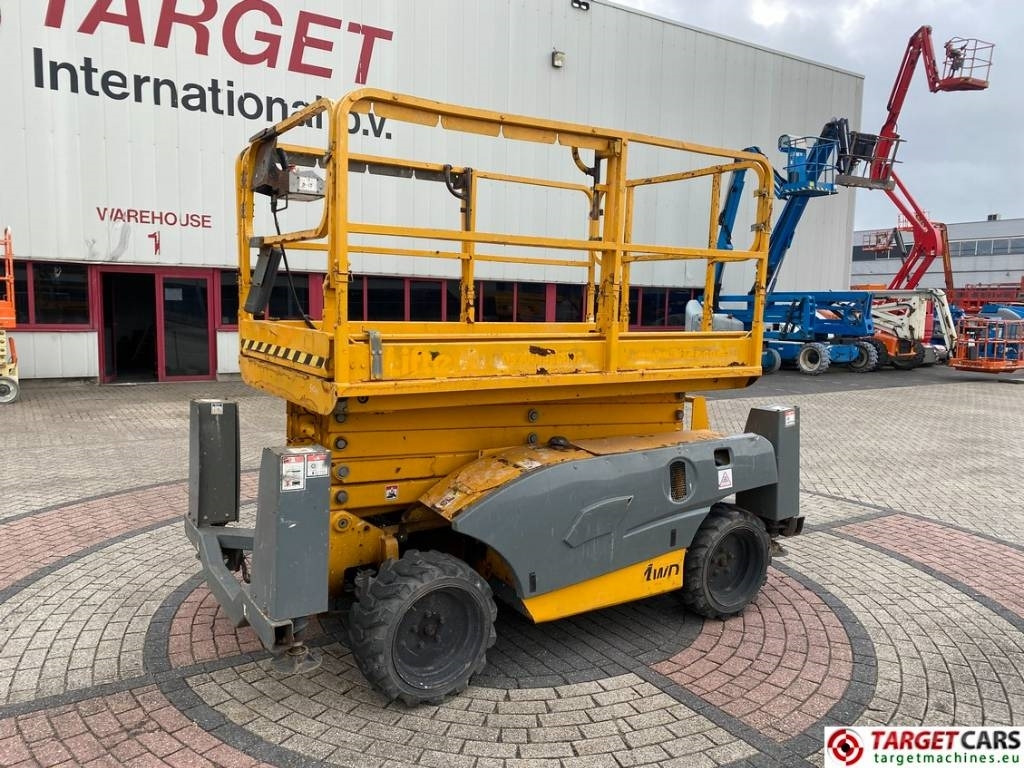 Haulotte Compact 12DX Diesel 4x4 Scissor Work Lift 1206cm - Plataforma de tijeras: foto 1 Haulotte Compact 12DX Diesel 4x4 Scissor Work Lift 1206cm - Plataforma de tijeras: foto 1