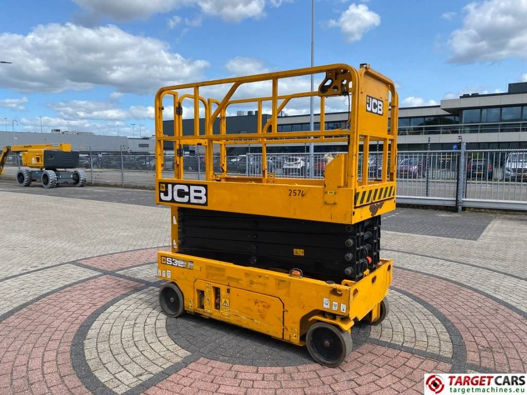 JCB S3246E Electric Scissor Work Lift 1200cm - Plataforma de tijeras: foto 2 JCB S3246E Electric Scissor Work Lift 1200cm - Plataforma de tijeras: foto 2