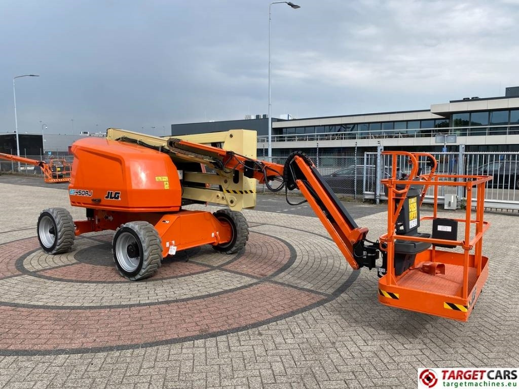 JLG EC450AJ Articulated El Lithium-Ion BoomLift 1572cm  - Plataforma articulada: foto 2 JLG EC450AJ Articulated El Lithium-Ion BoomLift 1572cm  - Plataforma articulada: foto 2