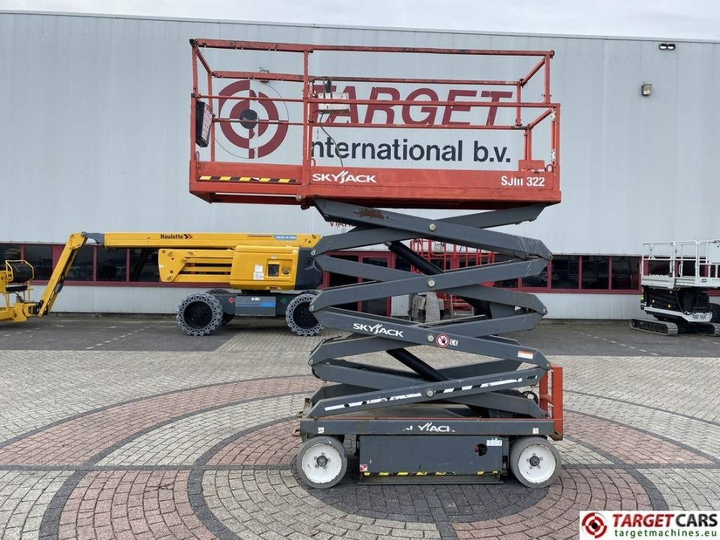 SkyJack SJIII-3226 Electric 3226 Scissor Work Lift 990cm - Plataforma de tijeras: foto 5 SkyJack SJIII-3226 Electric 3226 Scissor Work Lift 990cm - Plataforma de tijeras: foto 5