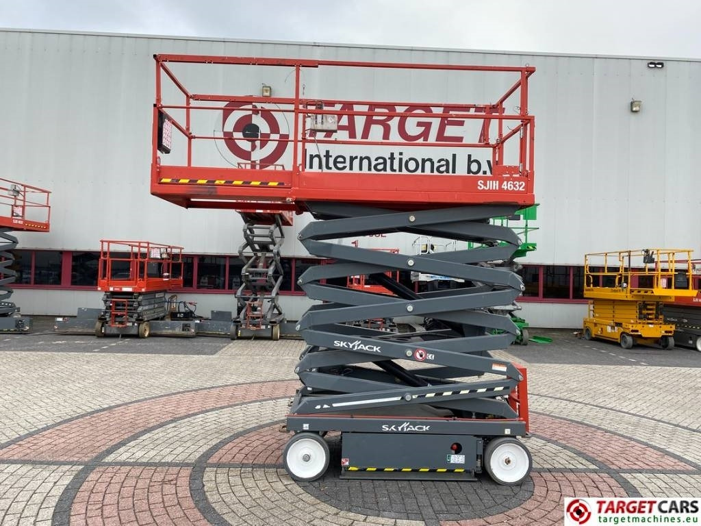 SkyJack SJIII-4632 Electric 4632 Scissor Work Lift 1170cm - Plataforma de tijeras: foto 5 SkyJack SJIII-4632 Electric 4632 Scissor Work Lift 1170cm - Plataforma de tijeras: foto 5