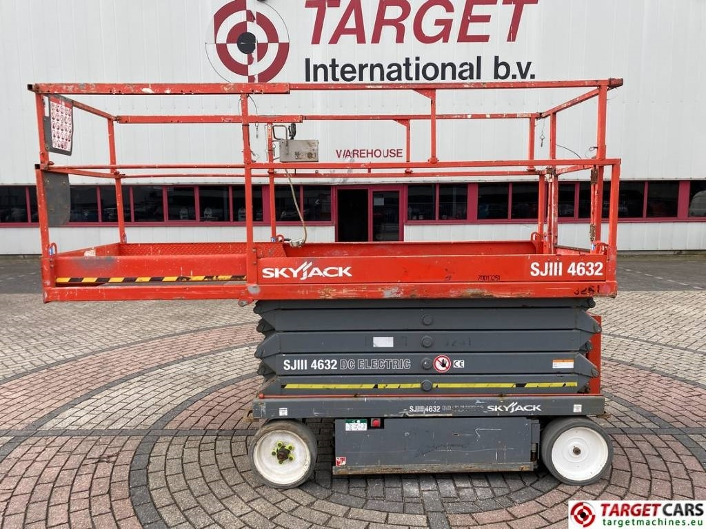 SkyJack SJIII-4632 Electric Scissor Work Lift 1170cm - Plataforma de tijeras: foto 5 SkyJack SJIII-4632 Electric Scissor Work Lift 1170cm - Plataforma de tijeras: foto 5