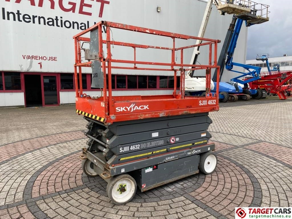 SkyJack SJIII-4632 Electric Scissor Work Lift 1170cm - Plataforma de tijeras: foto 1 SkyJack SJIII-4632 Electric Scissor Work Lift 1170cm - Plataforma de tijeras: foto 1