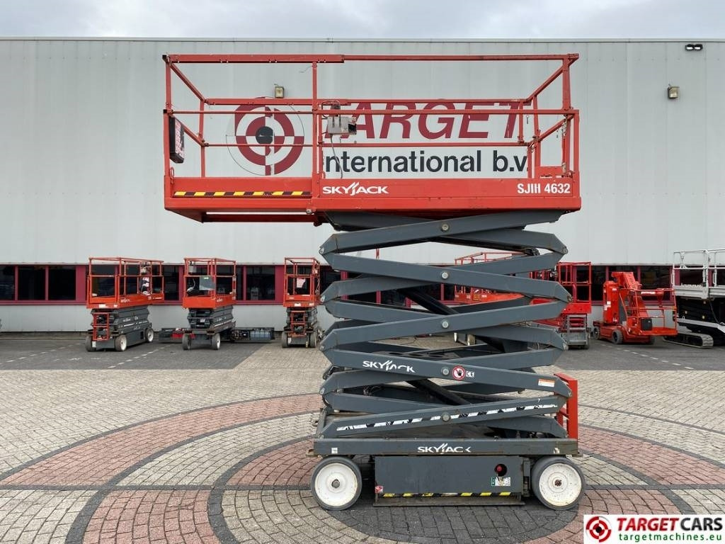 SkyJack SJIII-4632 Electric Scissor Work Lift 1170cm  - Plataforma de tijeras: foto 5 SkyJack SJIII-4632 Electric Scissor Work Lift 1170cm  - Plataforma de tijeras: foto 5