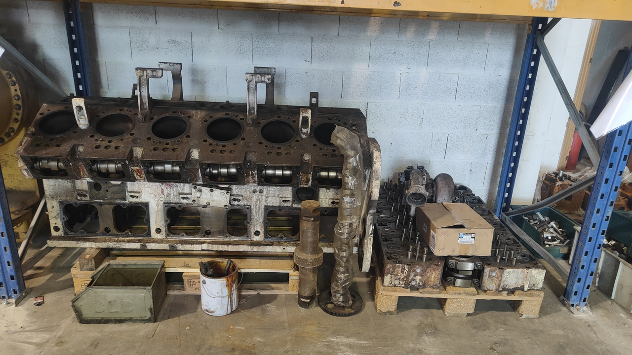 CUMMINS KTA38 MOTORE CUMMINS (BLOCCO CILINDRI) + N.2 TESTATE - Motor y piezas para Maquinaria de construcción: foto 1 CUMMINS KTA38 MOTORE CUMMINS (BLOCCO CILINDRI) + N.2 TESTATE - Motor y piezas para Maquinaria de construcción: foto 1