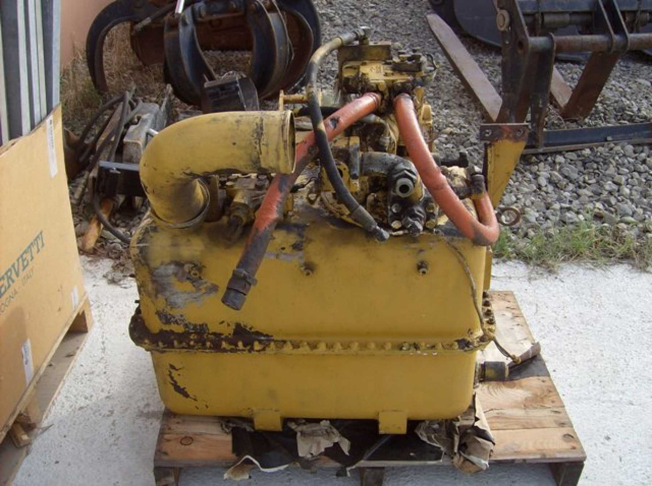 Caterpillar 966F II SERBATOIO - Carrocería y exterior para Maquinaria de construcción: foto 2 Caterpillar 966F II SERBATOIO - Carrocería y exterior para Maquinaria de construcción: foto 2