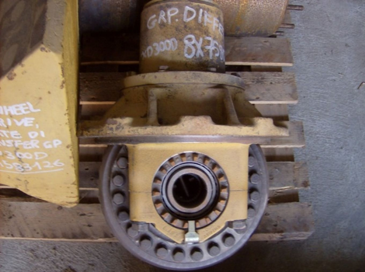 Caterpillar D300D DIFFERENZIALE CON COPPIA CONICA - Diferencial para Maquinaria de construcción: foto 2 Caterpillar D300D DIFFERENZIALE CON COPPIA CONICA - Diferencial para Maquinaria de construcción: foto 2