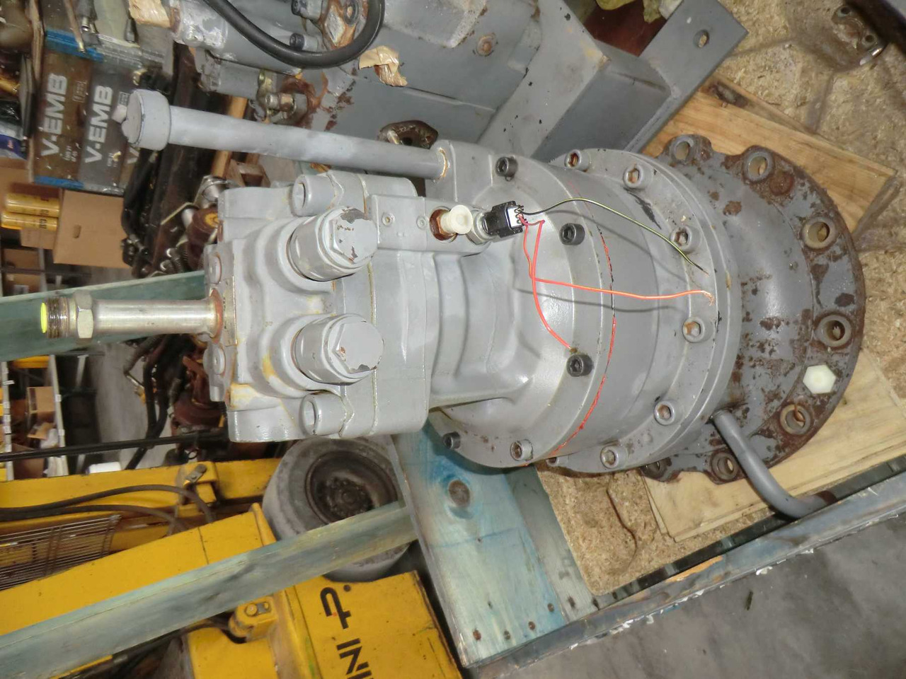 HITACHI ZX240 BAS RIDUTTORE DI ROTAZIONE APERTO E CONTROLLATO. - Transmisión para Maquinaria de construcción: foto 2 HITACHI ZX240 BAS RIDUTTORE DI ROTAZIONE APERTO E CONTROLLATO. - Transmisión para Maquinaria de construcción: foto 2