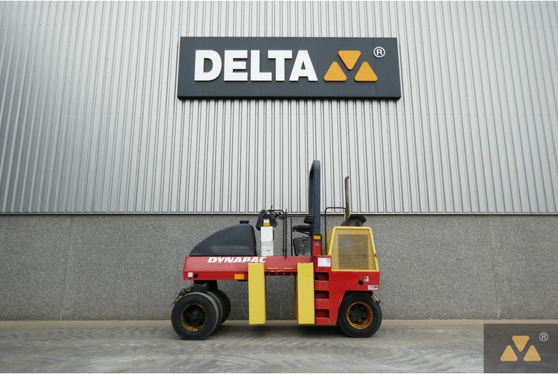 Dynapac CP142 - Rodillo de neumáticos: foto 1 Dynapac CP142 - Rodillo de neumáticos: foto 1