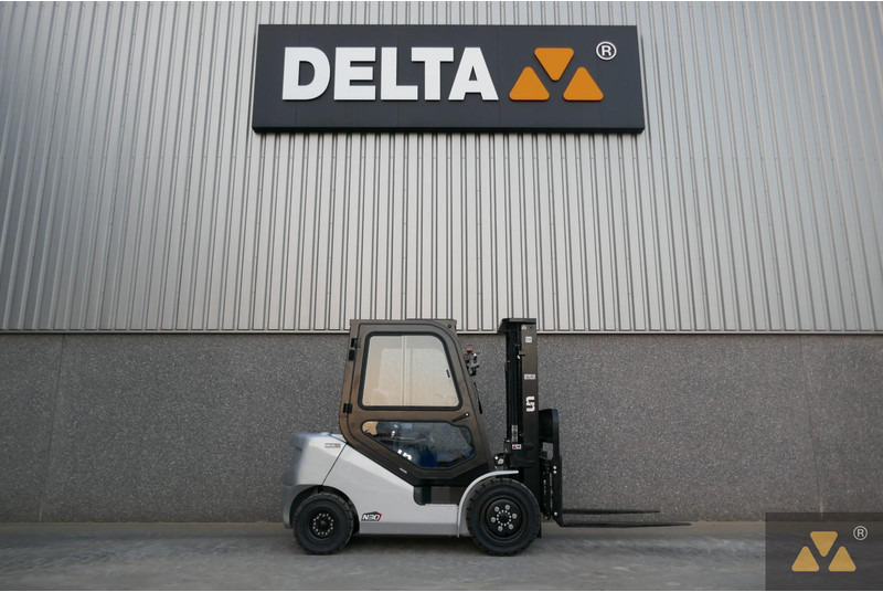 Un FD30T-NJB1 - Maquinaria de construcción: foto 2 Un FD30T-NJB1 - Maquinaria de construcción: foto 2