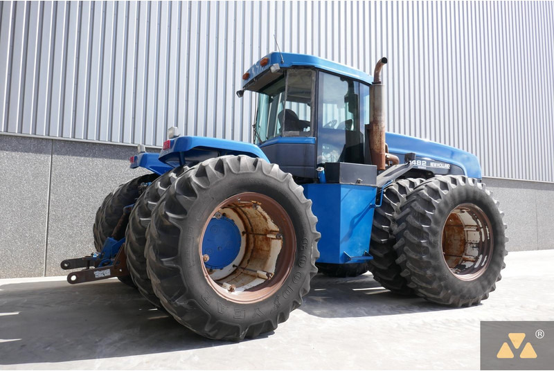 New Holland 9482 - Tractor: foto 5 New Holland 9482 - Tractor: foto 5