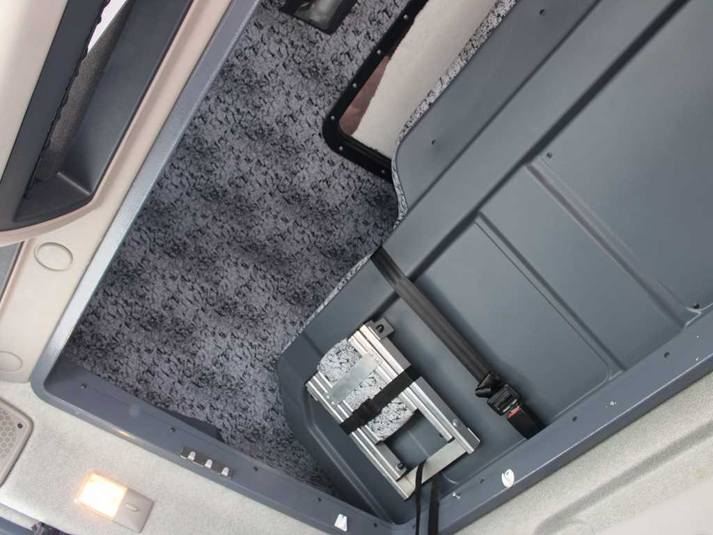 Camión lona DAF LF 210, EURO 6, SLEEPING BODY: foto 13