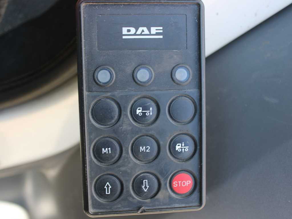 Camión lona DAF LF 210, EURO 6, SLEEPING BODY: foto 8